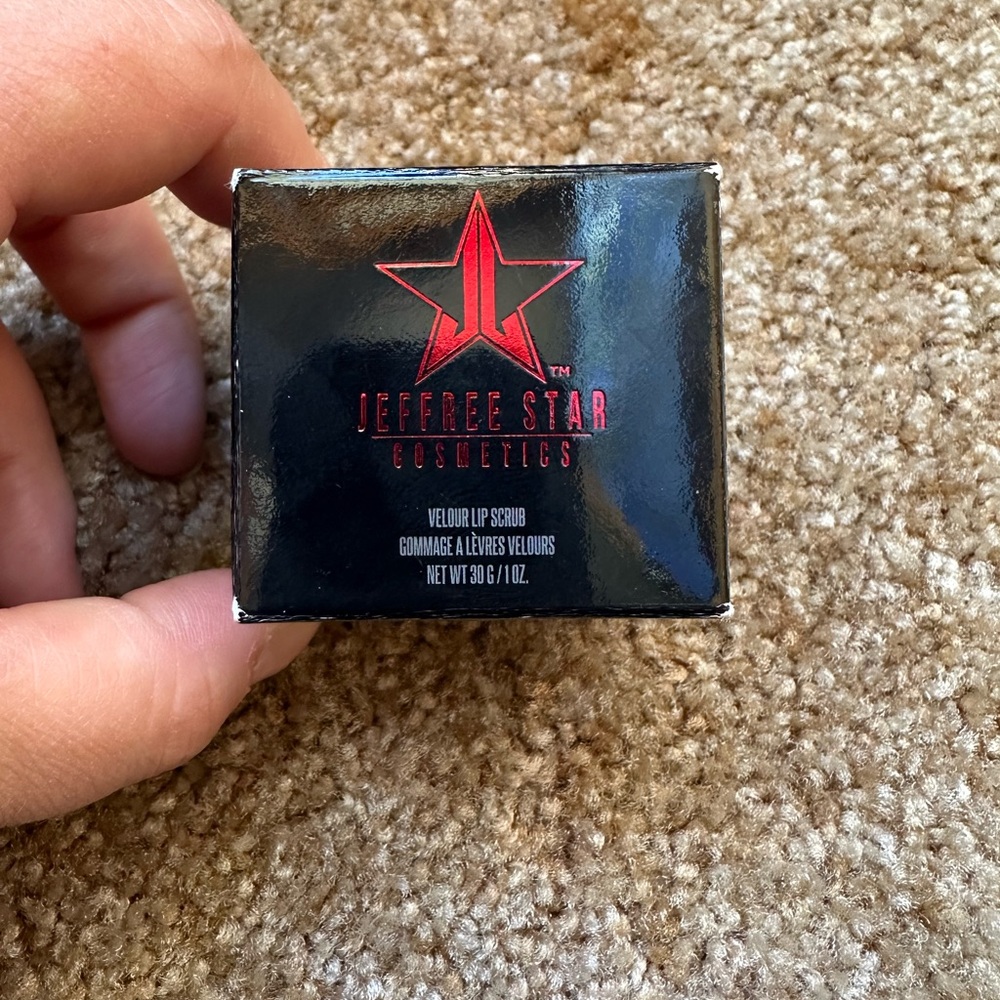 Jeffree Star Cosmetics Velour Lip Scrub - Black and Red